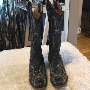 Women’s leather cowboy boots